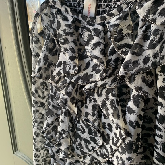 Cheetah Print Ruffle Top - Picture 2 of 2